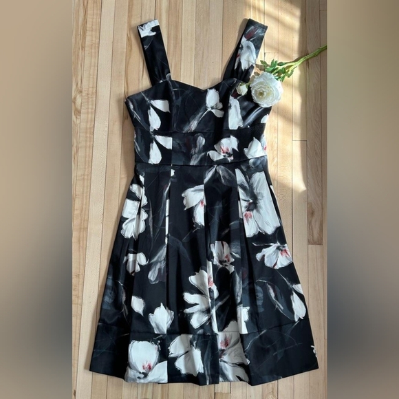 White House Black Market Dresses & Skirts - White House Black Market watercolor floral empire waist a-line dress